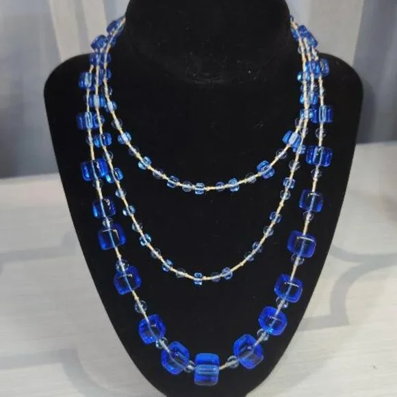 Vintage Czech Blue glass cube beads long flapper necklace from the 1920's - Picture 2 of 4